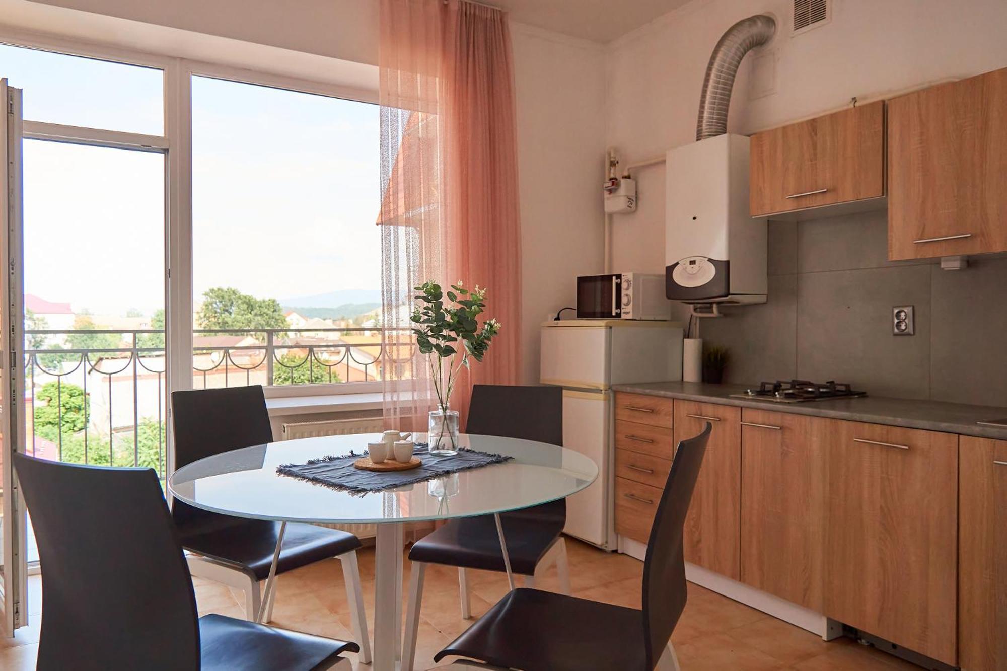 Lux Apartment Мукачеве Екстериор снимка