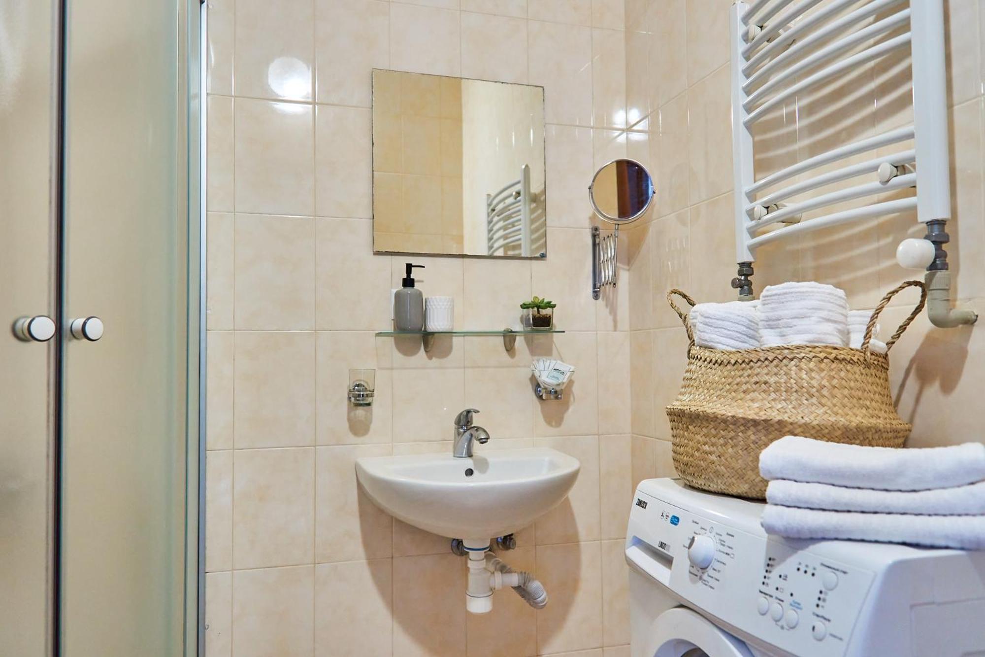 Lux Apartment Мукачеве Екстериор снимка