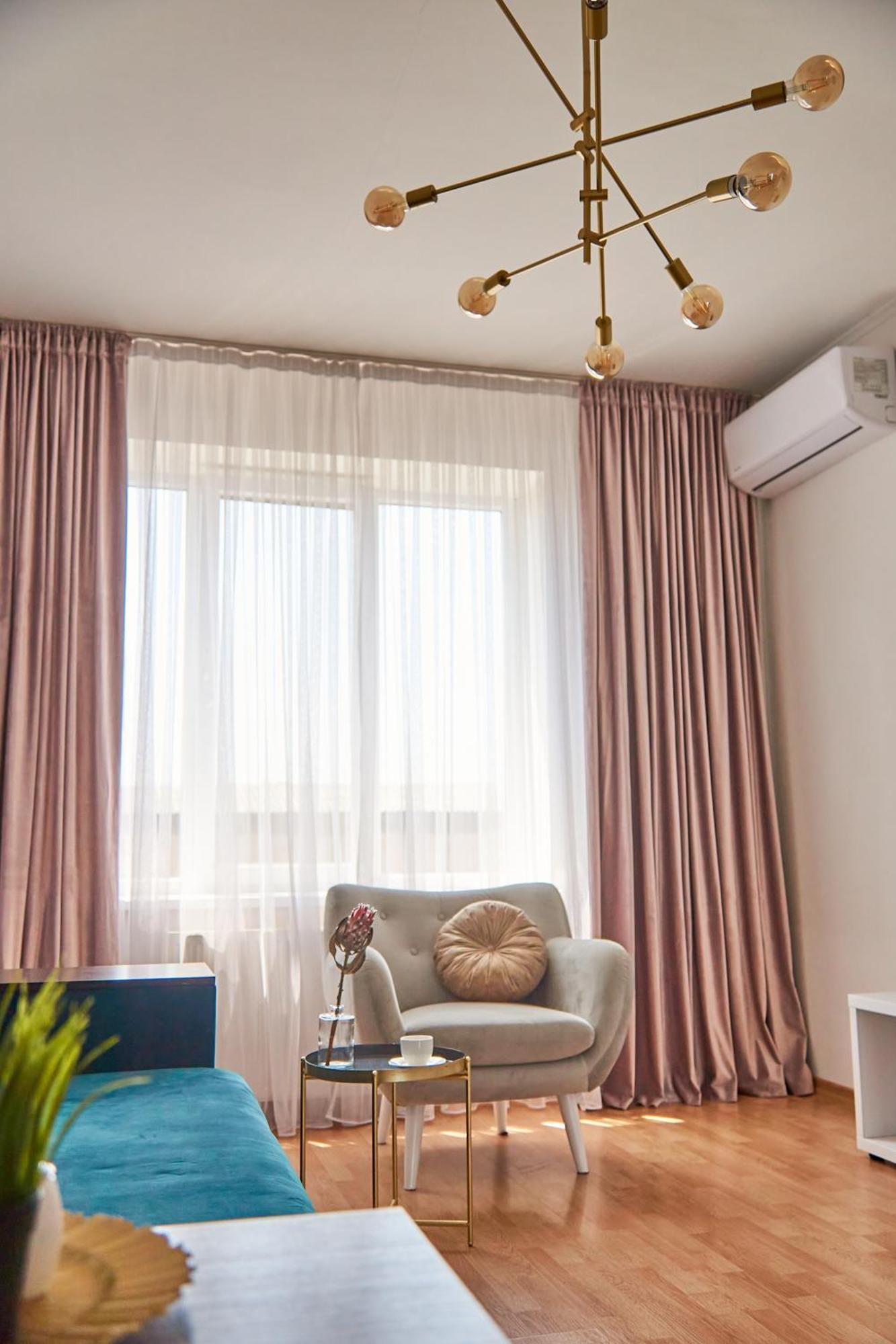 Lux Apartment Мукачеве Екстериор снимка